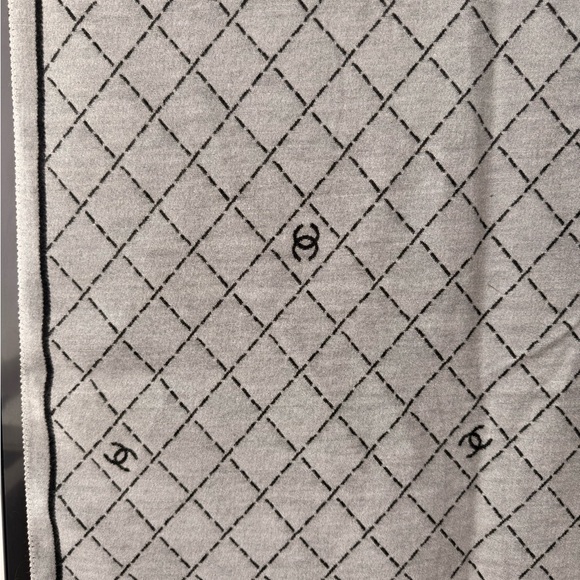 CHANEL Black and Gray Quilted Logo Scarf - Picture 6 of 8